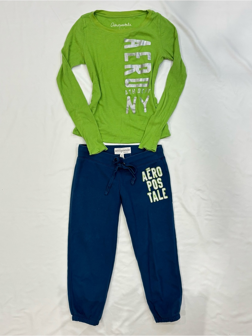 Vintage 2000s Aeropostale Capri Sweatpants